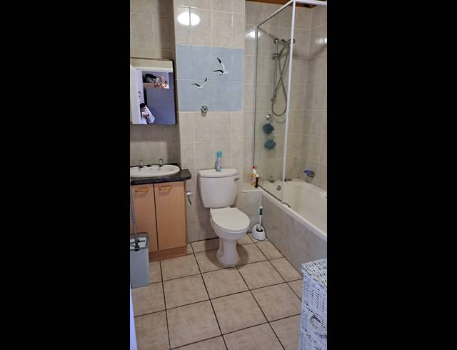 2 BEDROOM APARTMENT FOR SALE IN JEFFREYS BAY CENTRAL